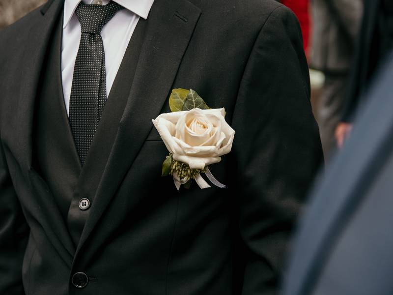 Groomsmen Suits: Own Your Look for the Big Day in Farmington, MI