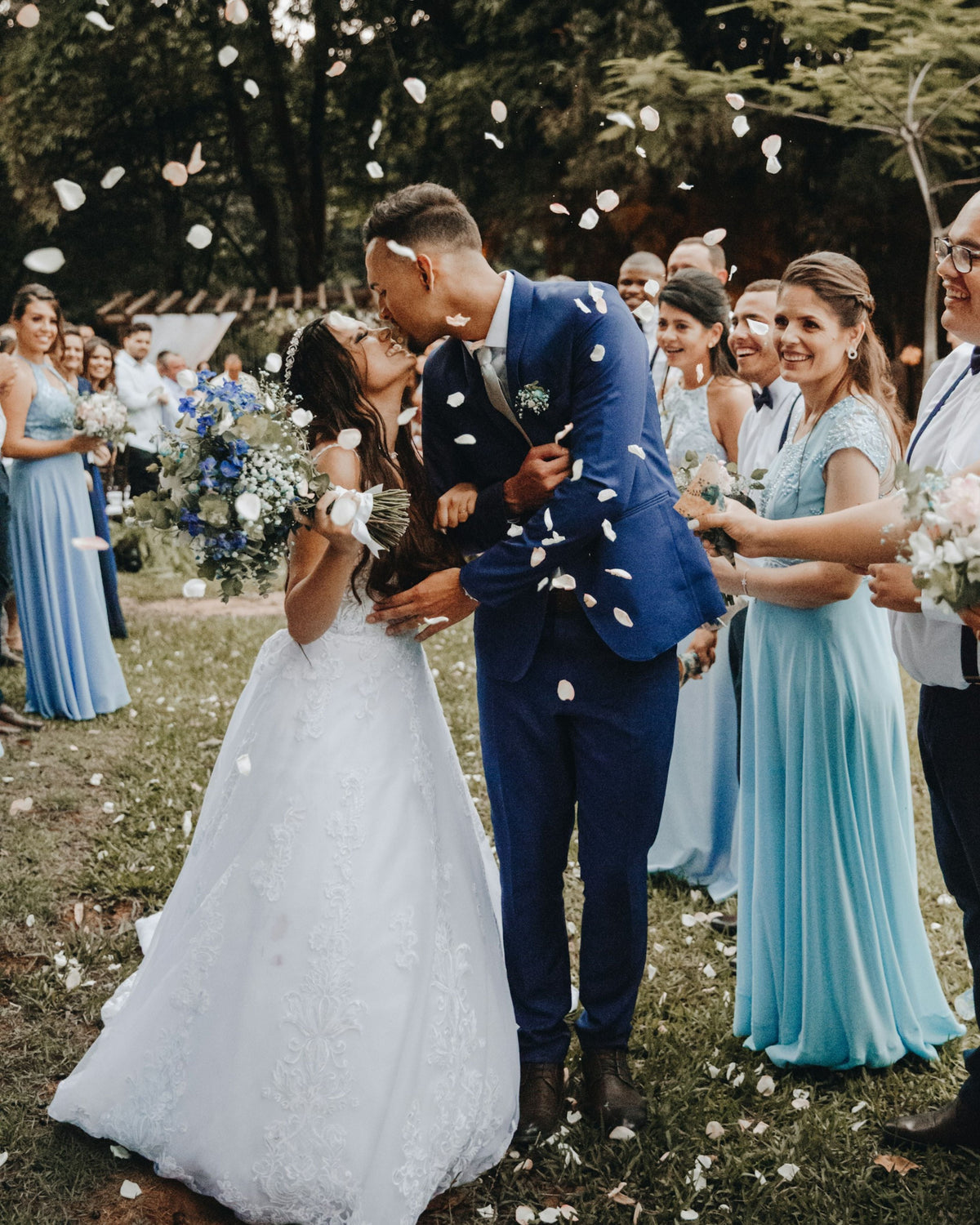 Why Grooms Choose a Custom Suit for Their Wedding Day